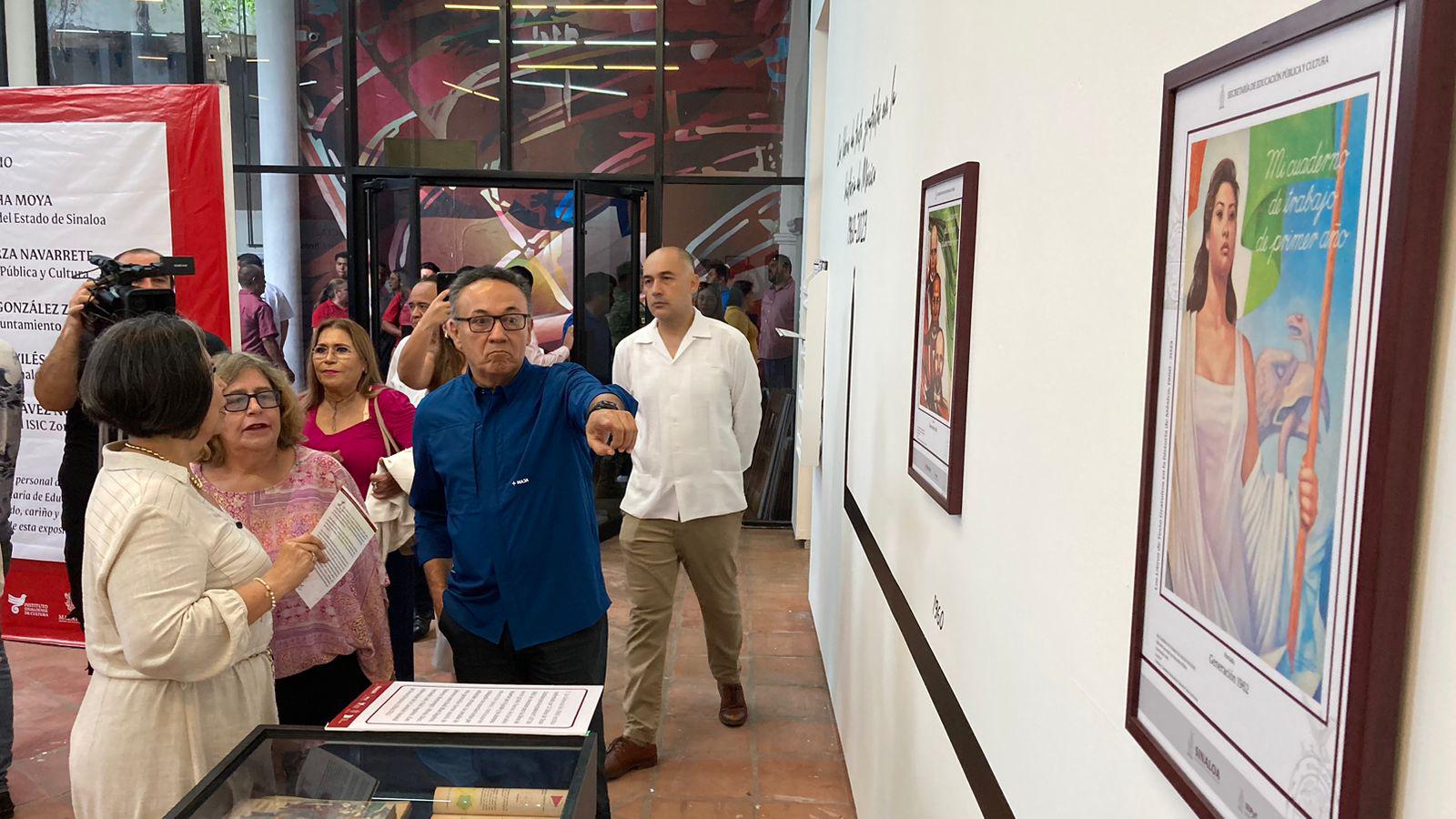 $!Las autoridades e invitados especiales realizaron un recorrido por la galería.