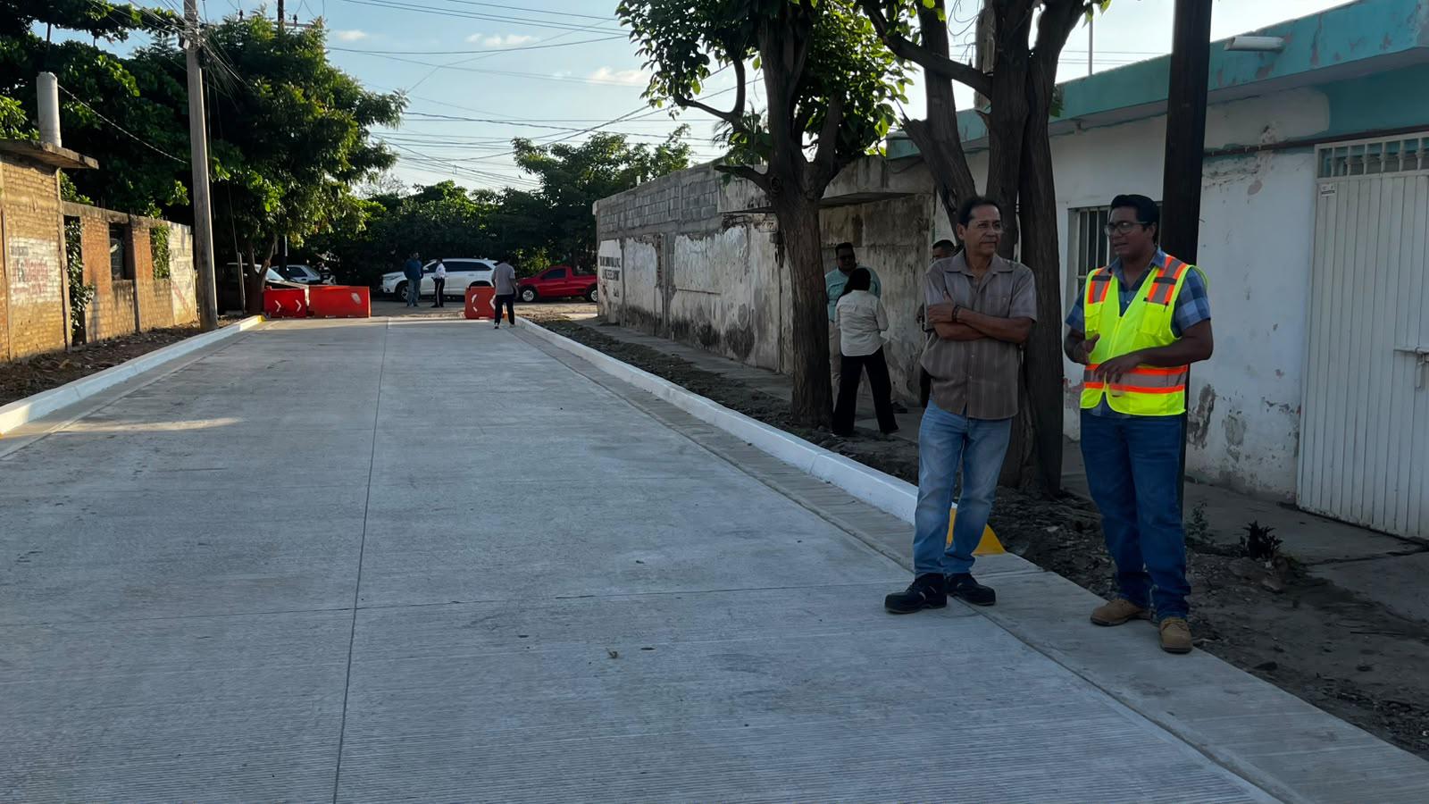 $!Entrega Ayuntamiento de Mazatlán pavimentación de la calle 5 de Mayo en la colonia Niños Héroes