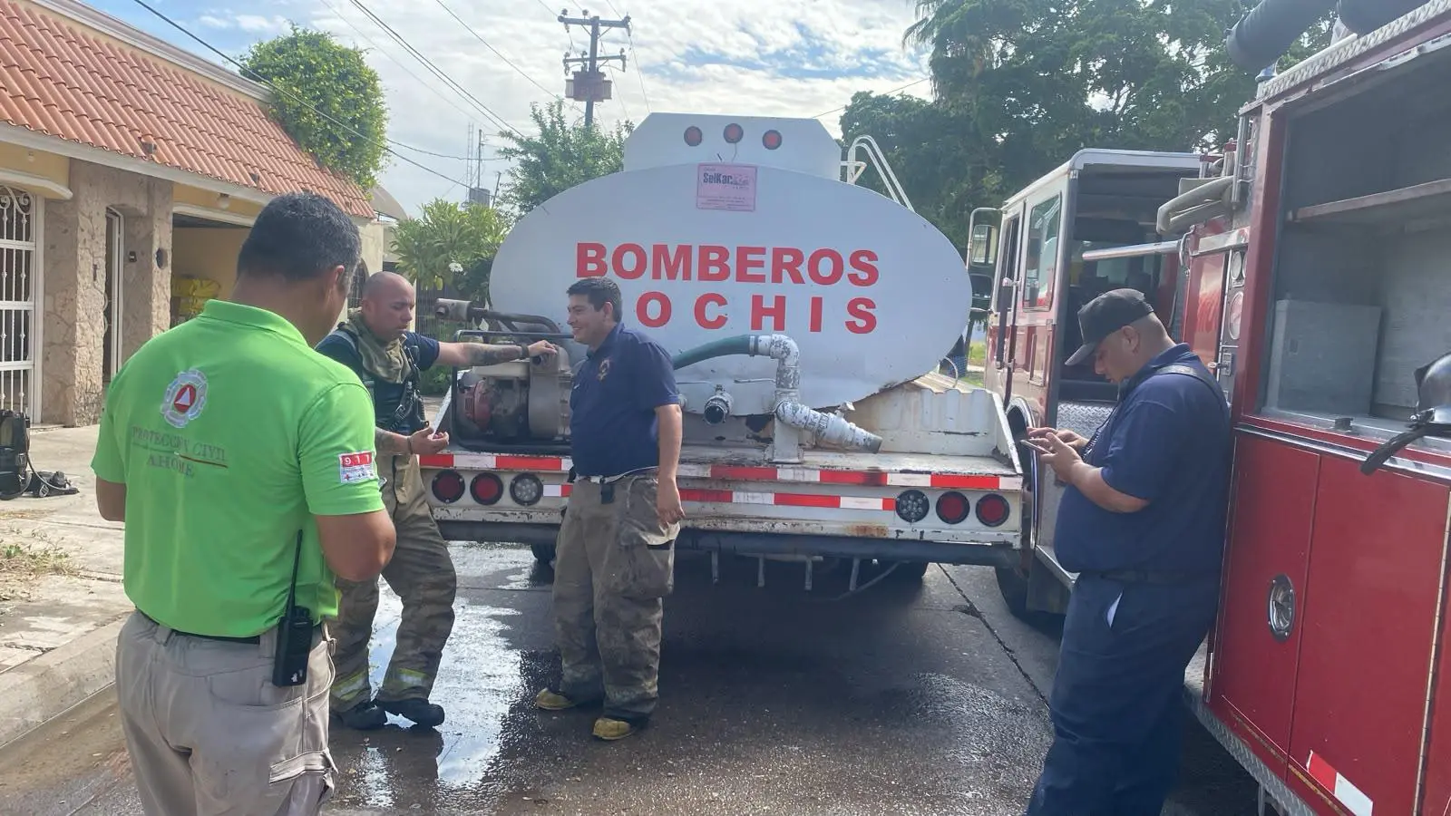 $!Rescatan a cuatro gatos tras incendio en una vivienda de la colonia Scally, en Los Mochis