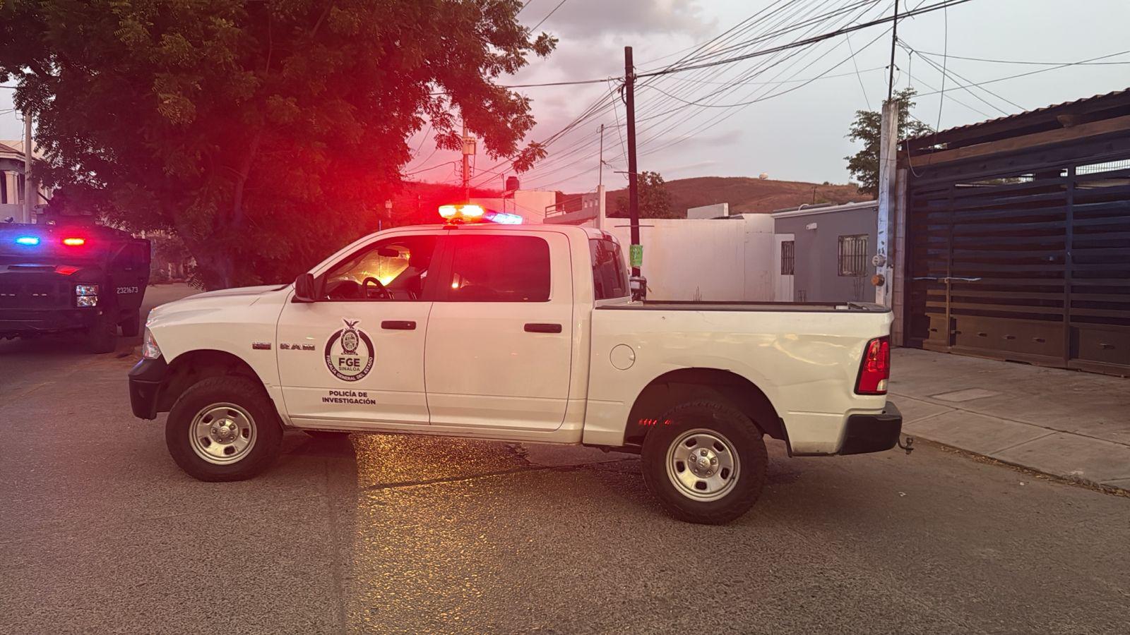 $!Catean domicilio de la colonia Los Huertos, en Culiacán; aseguran dos vehículos