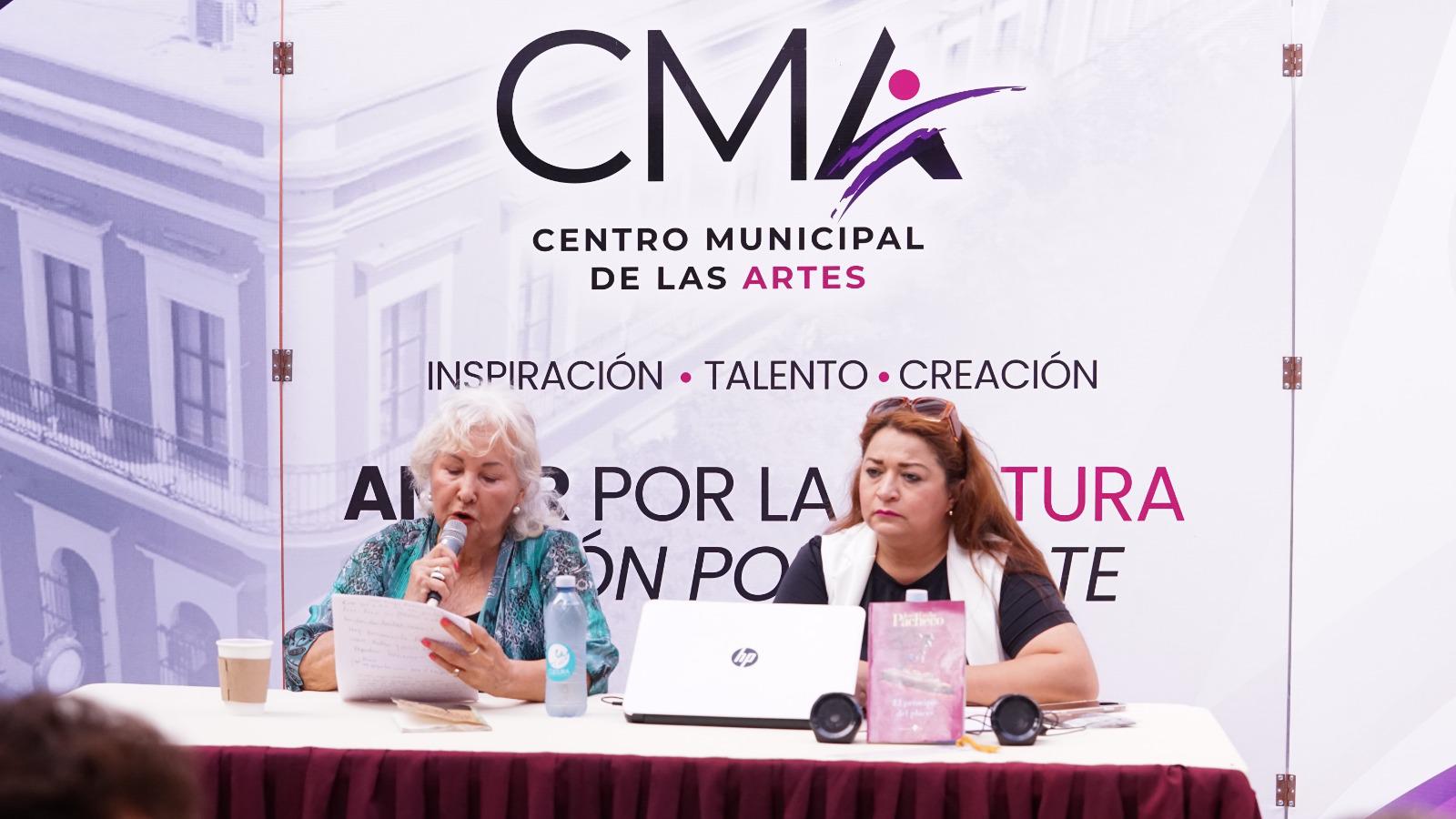 $!Diversos escritores y promotores culturales hay participado en el evento, como Melly Peraza y Karina Castillo, que aparecen en esta imagen.
