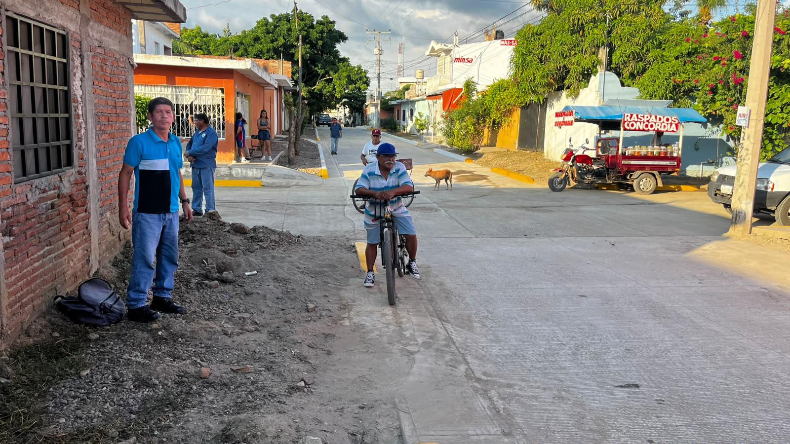$!Entrega Ayuntamiento de Mazatlán pavimentación de la calle 5 de Mayo en la colonia Niños Héroes