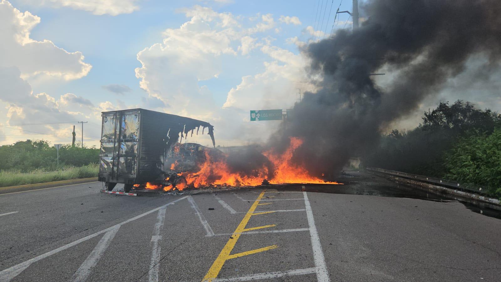 $!Vive Culiacán la tarde del jueves tensión tras enfrentamiento y bloqueos