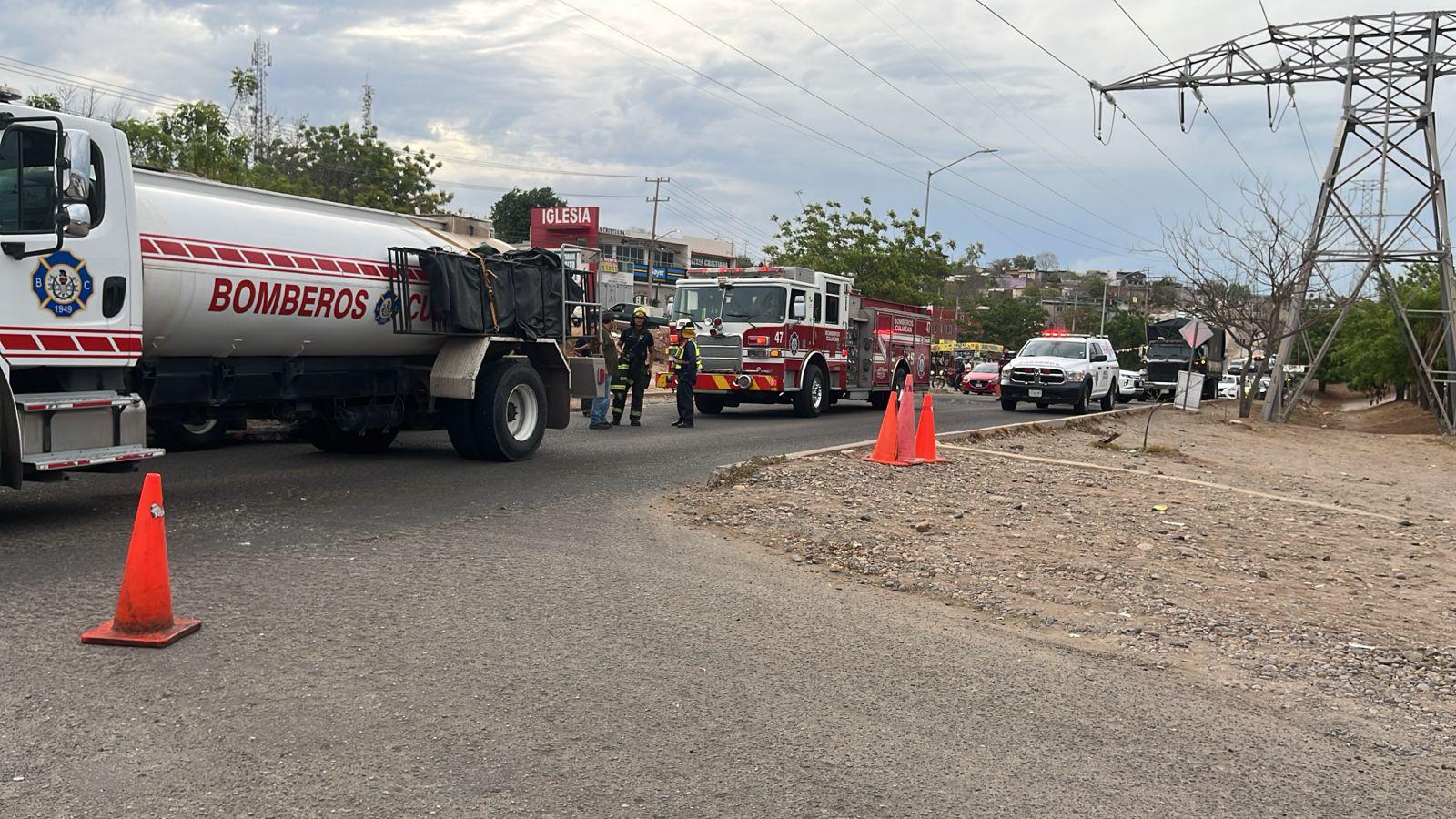 $!Incendio consume por completo negocio de alimentos en la colonia 22 de Diciembre, en Culiacán