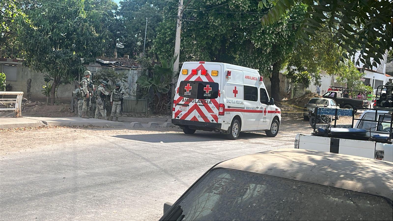 $!Asesinan a balazos a motociclista en la colonia Buenos Aires, en Culiacán