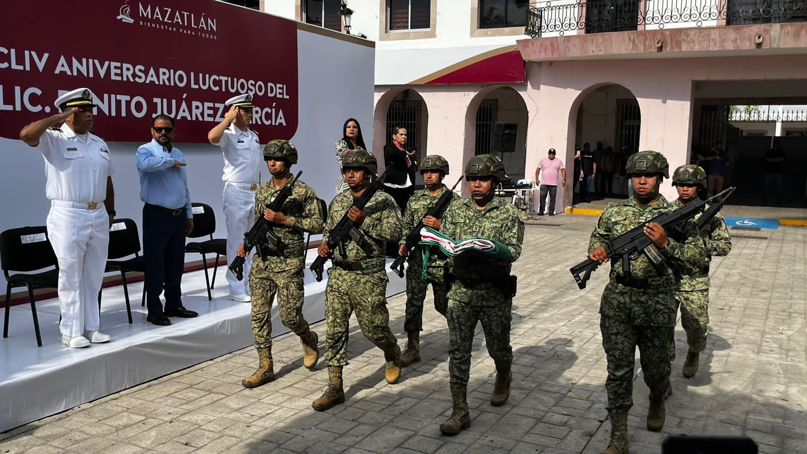 $!Rememoran Gobierno de Mazatlán a Benito Juárez en su 154 aniversario luctuoso