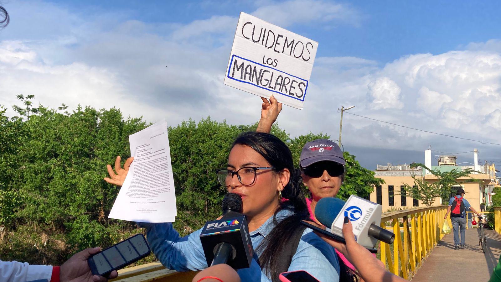 $!Protestan contra poda de mangle en Mazatlán; vecinos defienden medidas