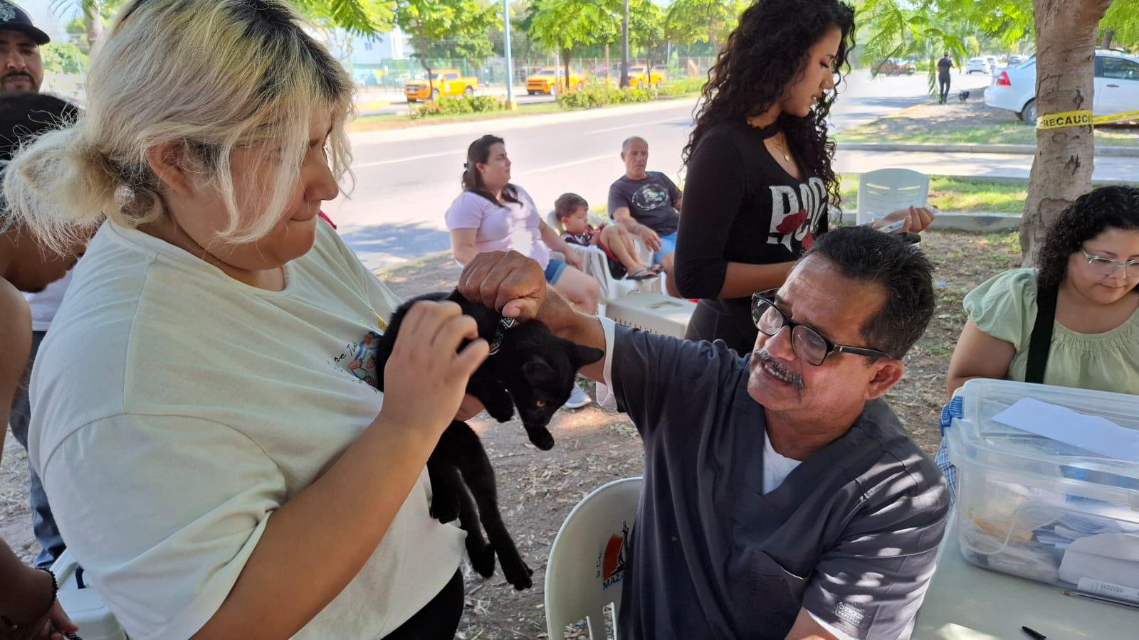 $!Suma ‘Huellitas del Bienestar’ nuevas adopciones en inauguración del Sendero de Paz en Parque Central