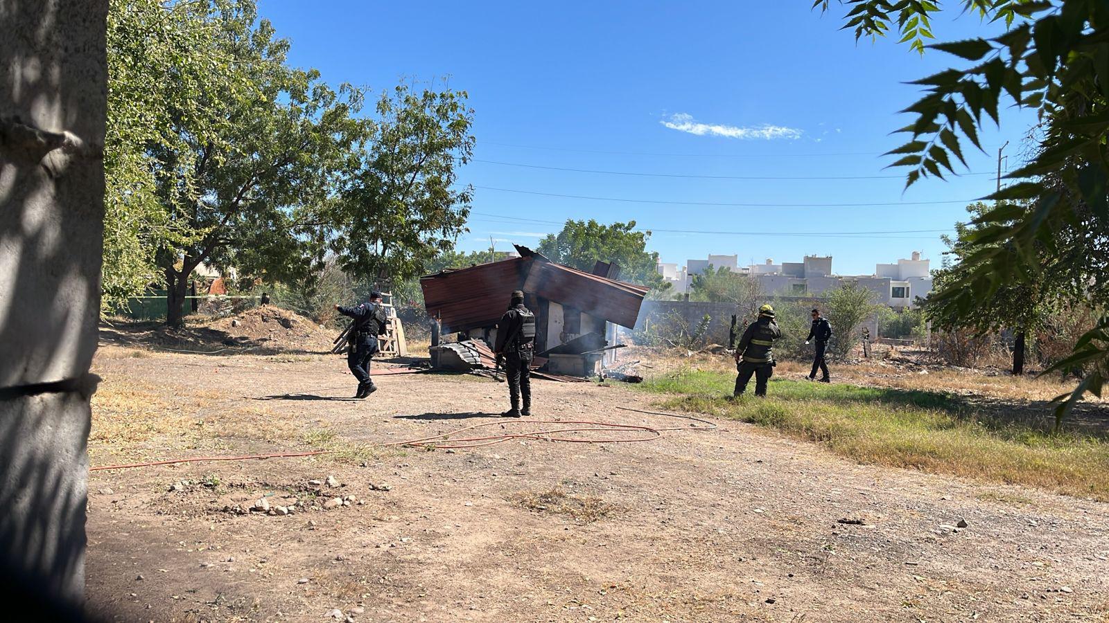 $!Encuentran a una persona sin vida dentro de casa incendiada cerca de Punta Azul, en Culiacán