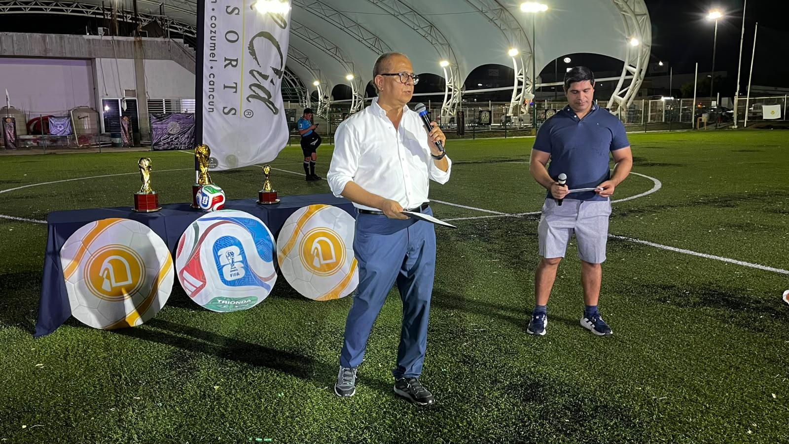 $!Inauguran el Torneo Intramuros de El Cid con fiesta y desfile de equipos en Mazatlán