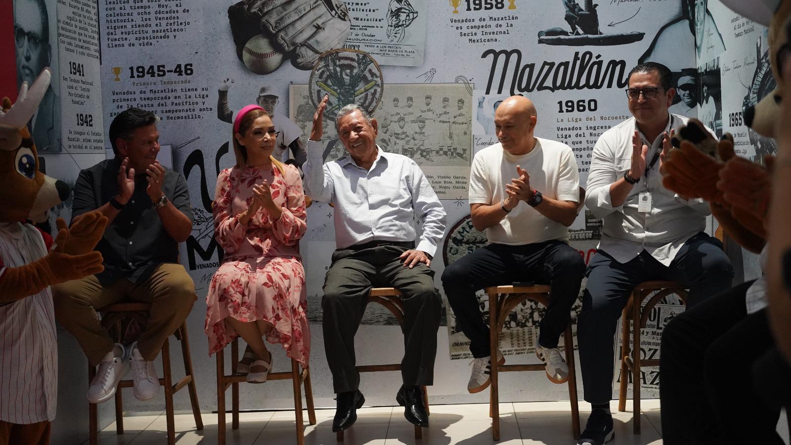 $!Venados de Mazatlán inmortalizan a dos leyendas en el Paseo de la Fama