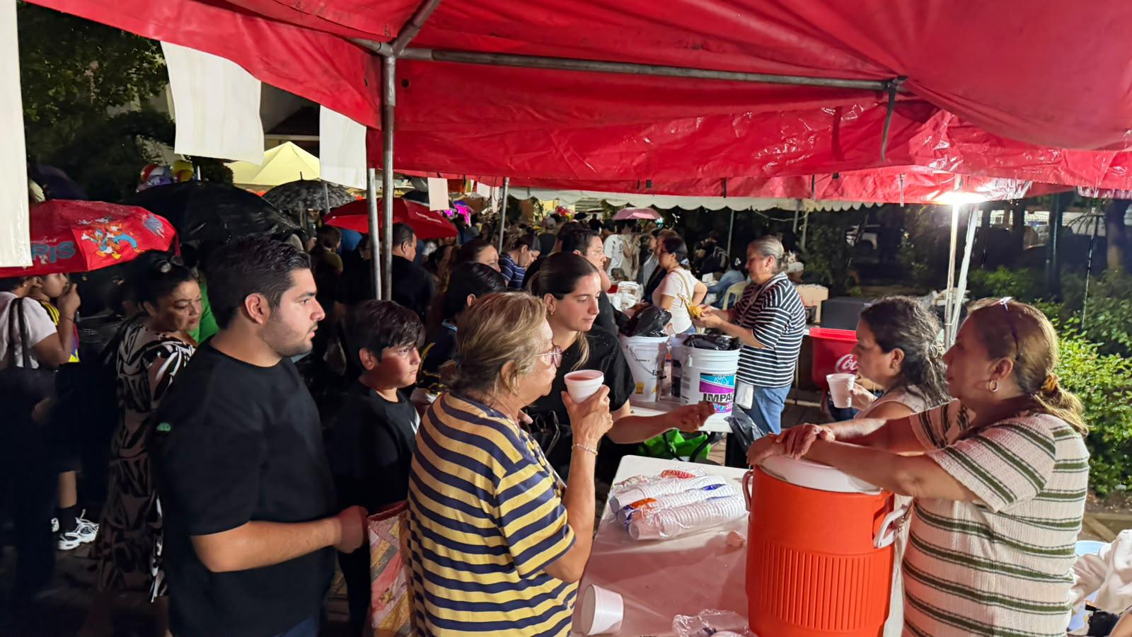 $!Celebran a San Judas Tadeo entre lluvia, peregrinaciones y oraciones por la paz en Mazatlán