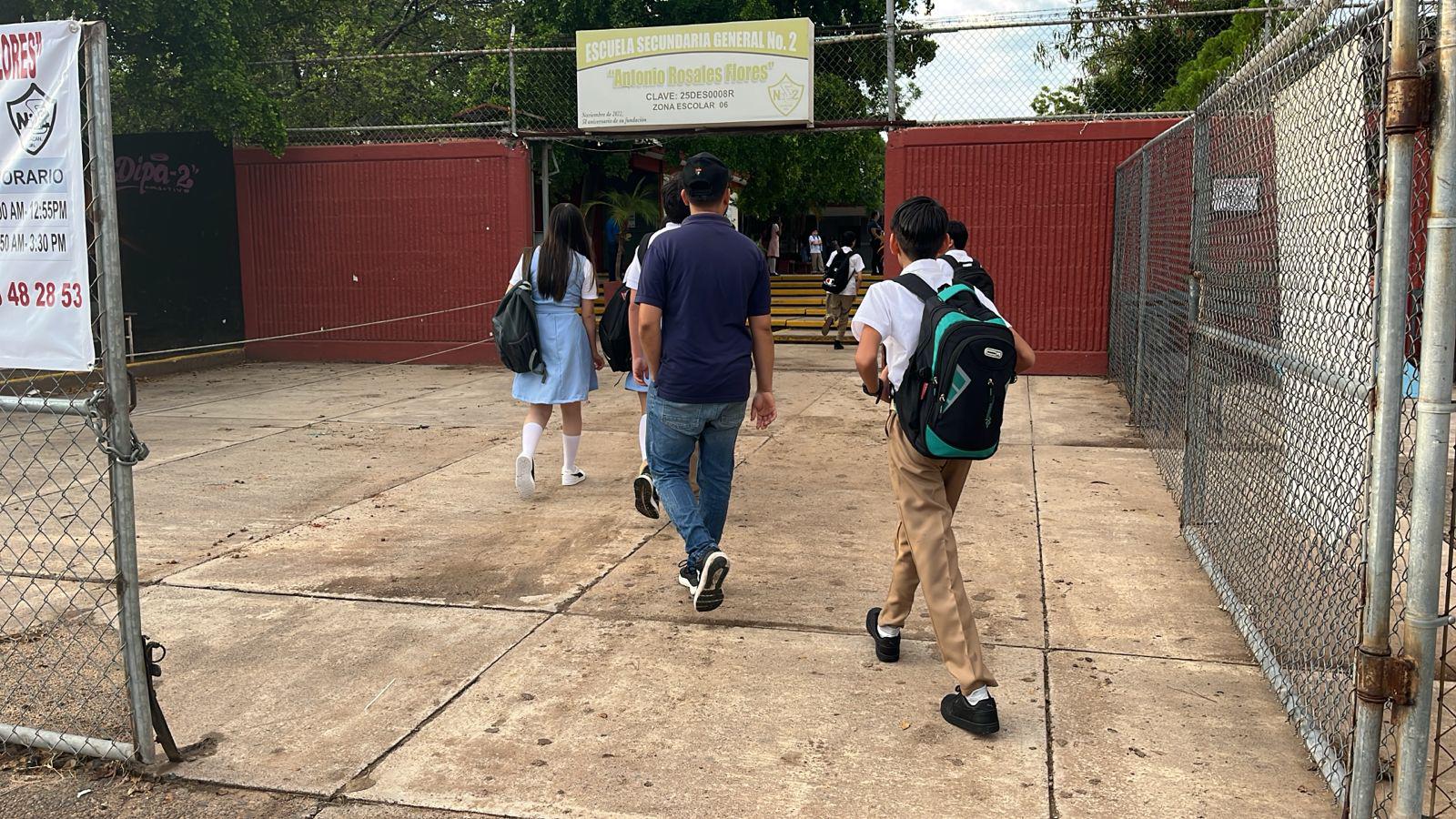 $!Regresan a clases en Culiacán entre temores por la violencia