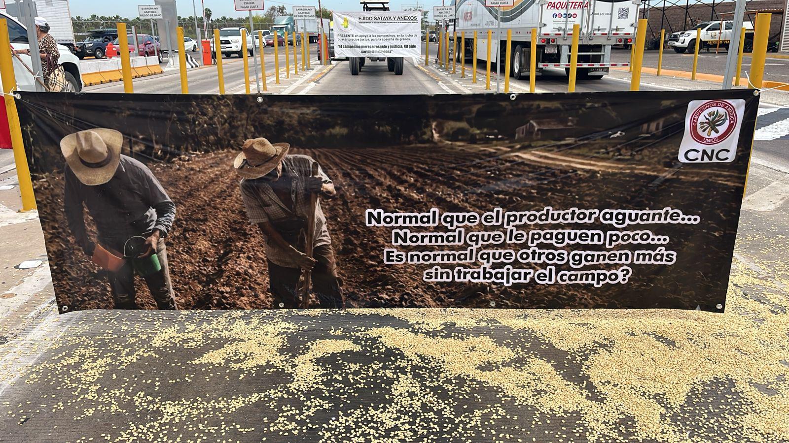 $!Cumple 24 horas protesta de agricultores en caseta El Pisal; mantienen paso libre pero analizan bloquear