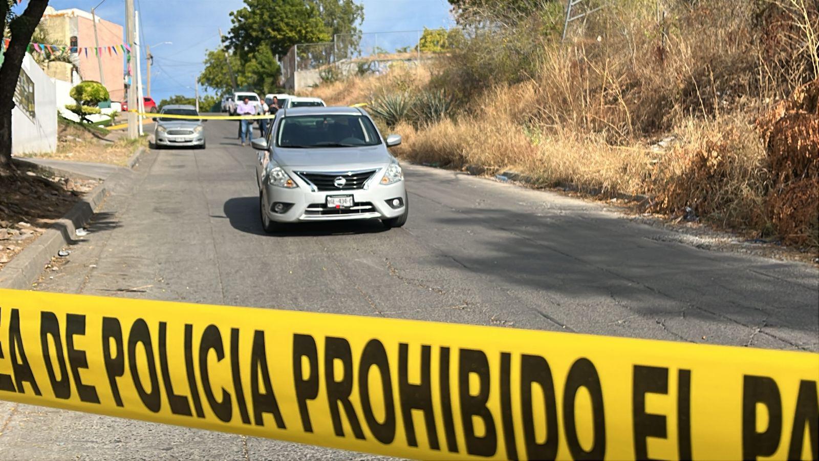 $!Privan de libertad a ex agente de la FGE en la colonia Las Cañadas, en Culiacán
