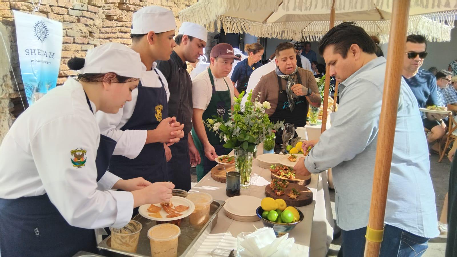 $!Reconocidos chefs de Mazatlán unieron su talento culinario por una noble causa.