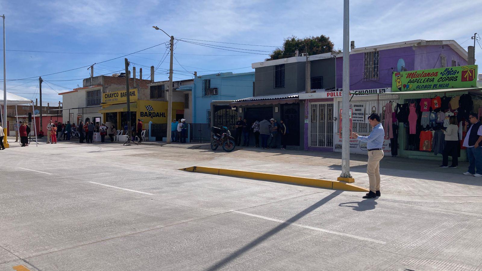 $!Inaugura Rubén Rocha Moya de forma oficial remodelación de la Avenida Insurgentes en Mazatlán