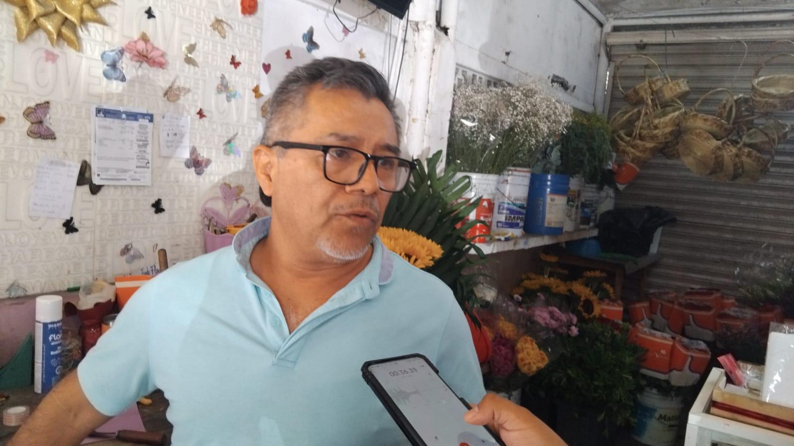 $!Floristas alistan ramos y arreglos para el día de San Valentín con buenas expectativas