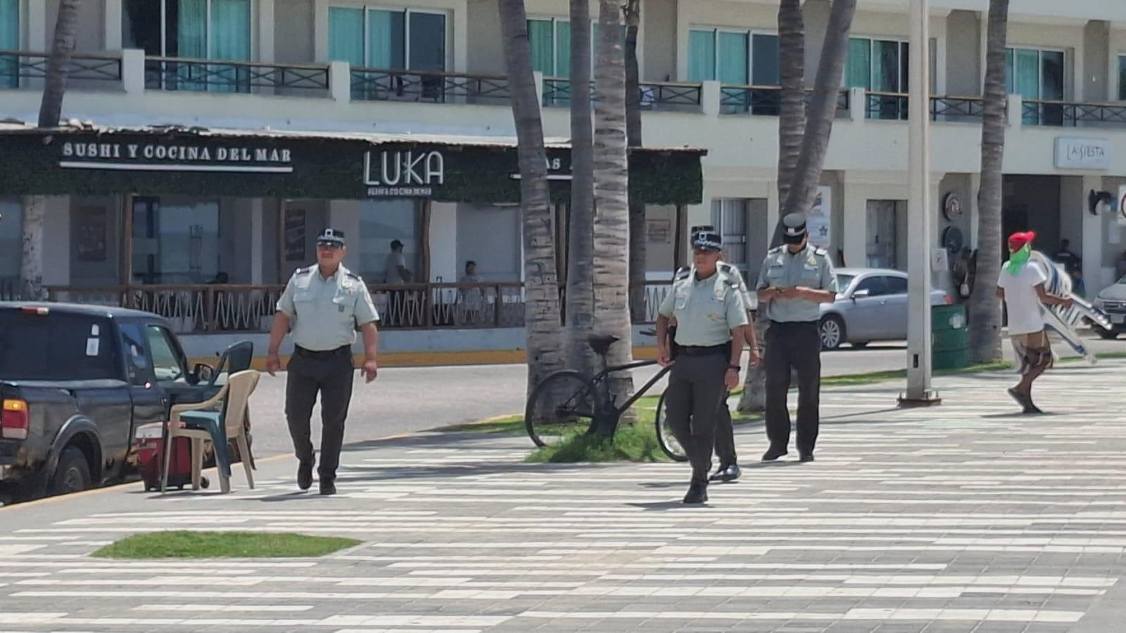 $!Turistas no abandonan Mazatlán pese a que ya finalizó la temporada vacacional