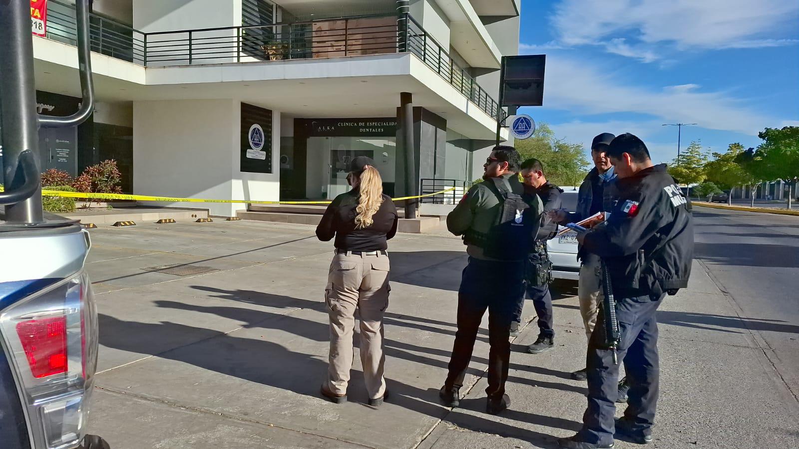 $!Matan a balazos al influencer Adal Peña en el sector Tres Ríos, en Culiacán