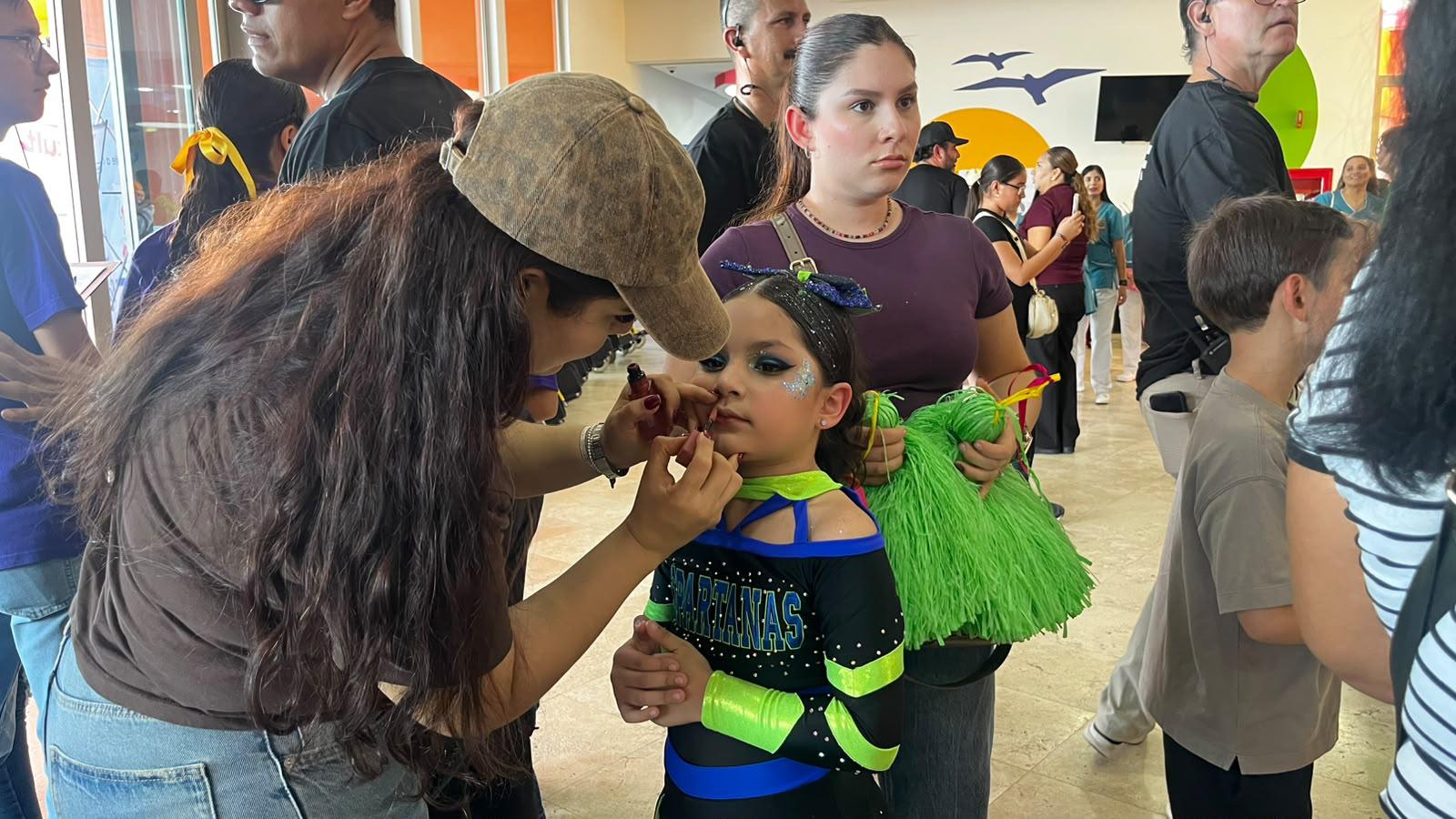 $!Realizan kermés en el CRIT Sinaloa para recaudar fondos para terapias infantiles
