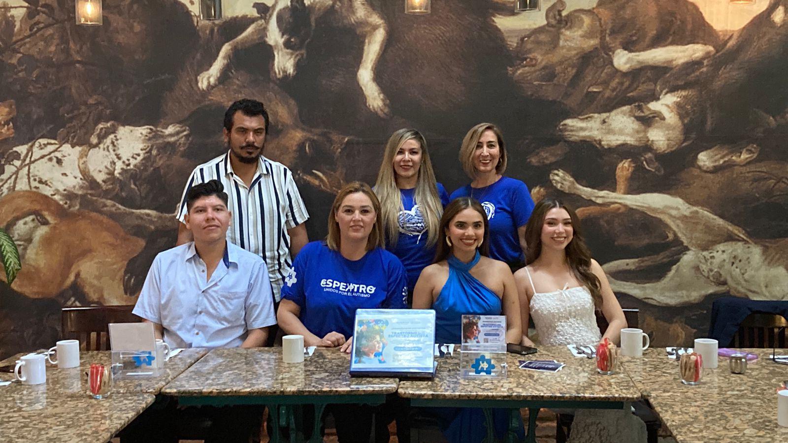 $!Integrantes de la Fundación Espektro y coordinadores del evento, invitan a la Pasarela con Causa, que se efectuará el viernes 6 de diciembre.