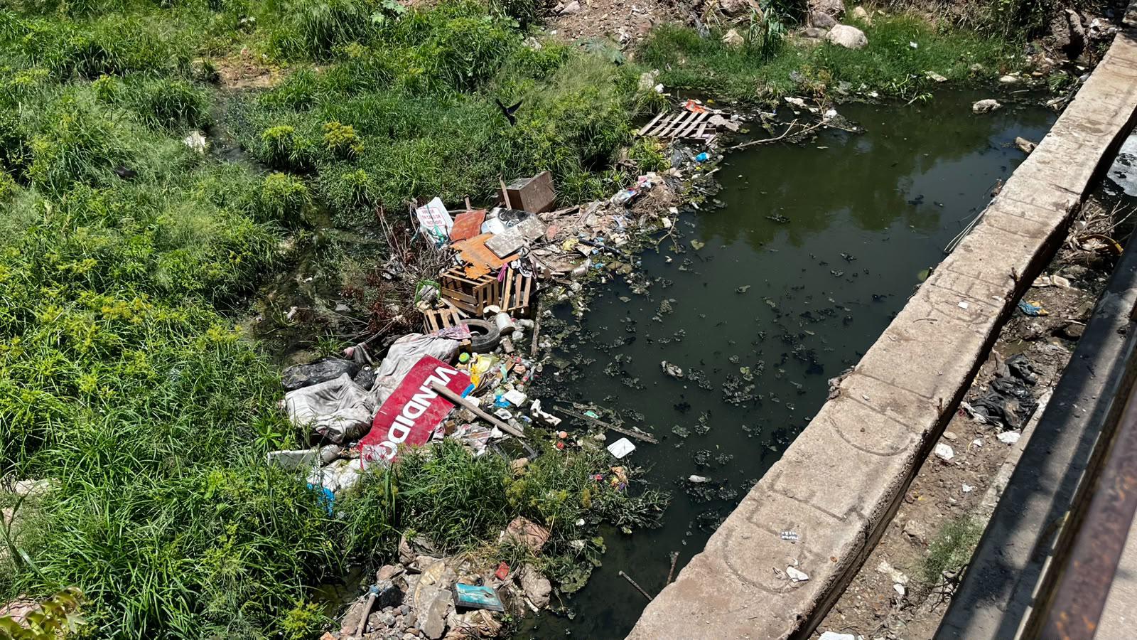 $!Entre basura, contaminación e invasión, se encuentra actualmente el arroyo Jabalines