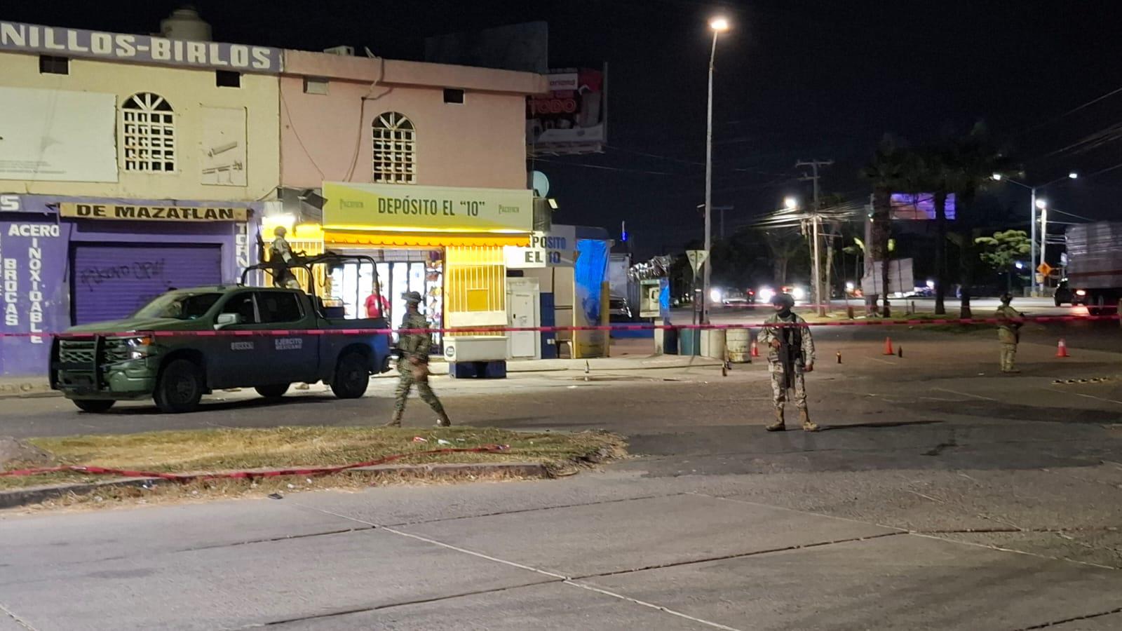$!Reportan un tercer ataque contra expendio en Mazatlán; ahora en Torremolinos, hay un herido