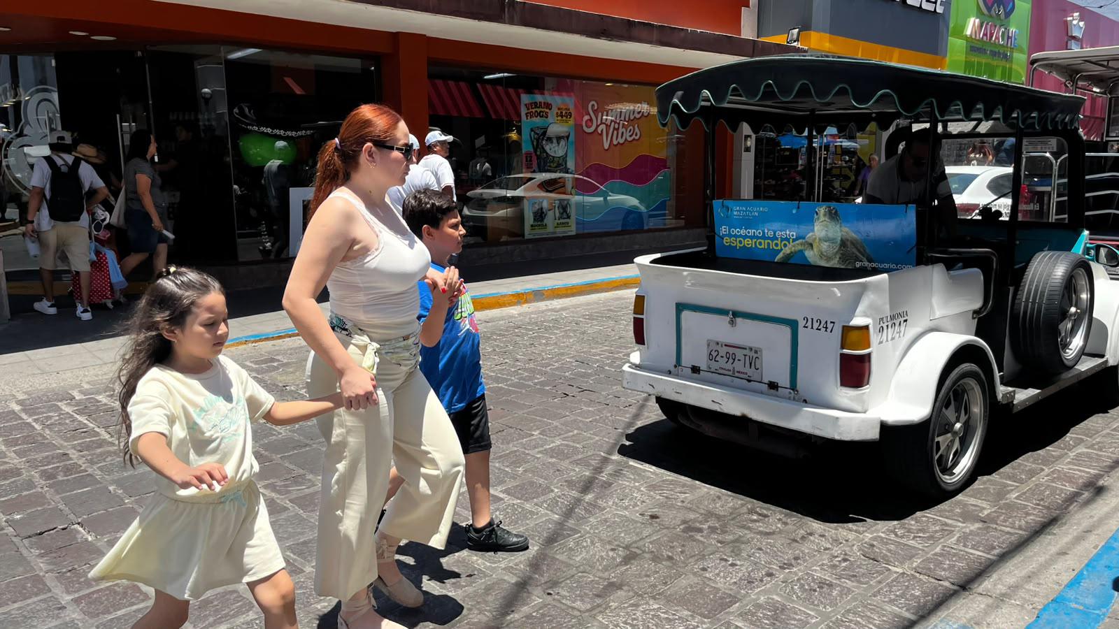$!Se mantiene la buena afluencia de turismo nacional este fin de semana en Mazatlán