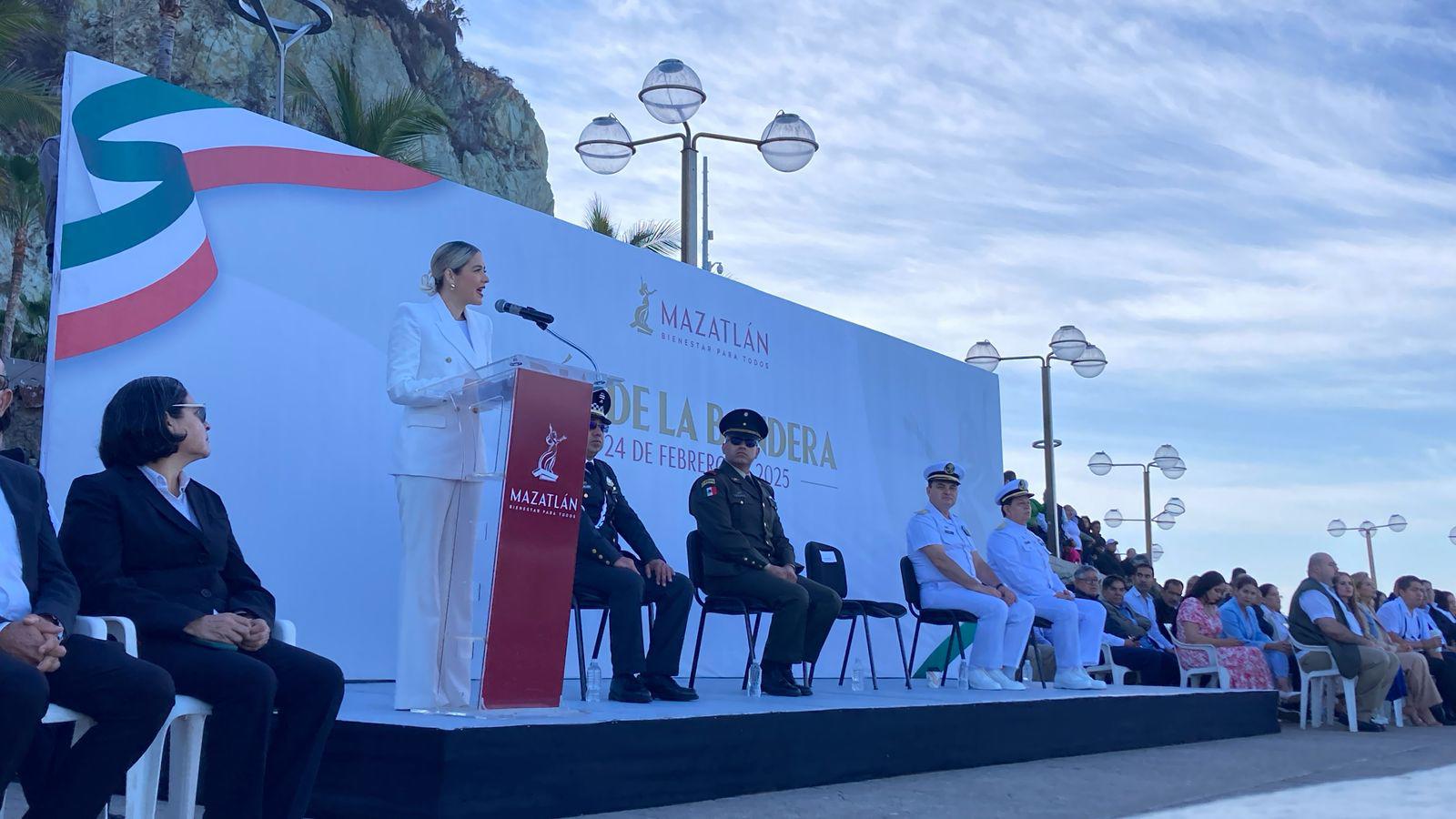 $!Celebran el Día de la Bandera con el recuerdo de la defensa al puerto de Mazatlán