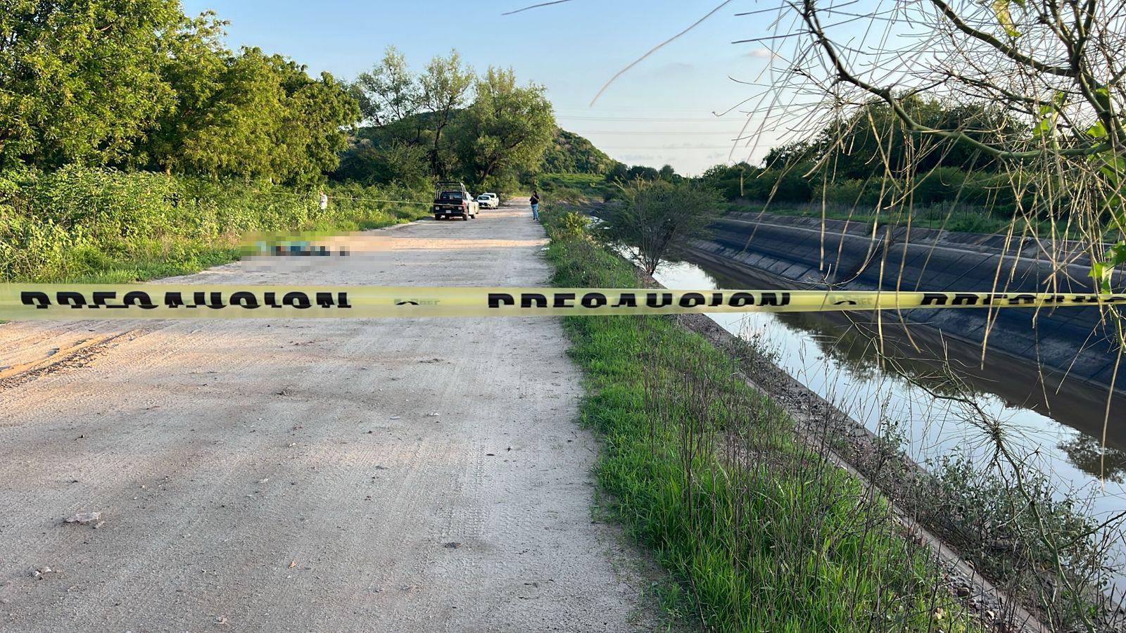 $!Localizan un hombre asesinado y envuelto en cobijas en el poblado La Palmita y Anexos, en Culiacán