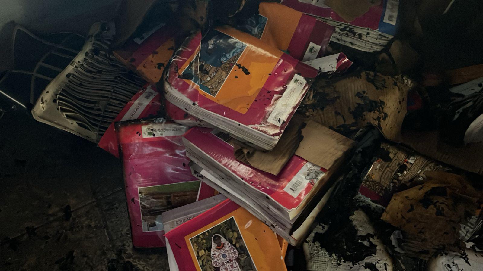 $!Ataque a escuela secundaria en Culiacán deja daños e incendios