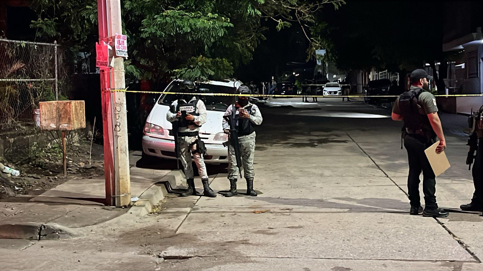 $!Asesinan a balazos a motociclista frente a su casa en la colonia Rosario Uzárraga, en Culiacán