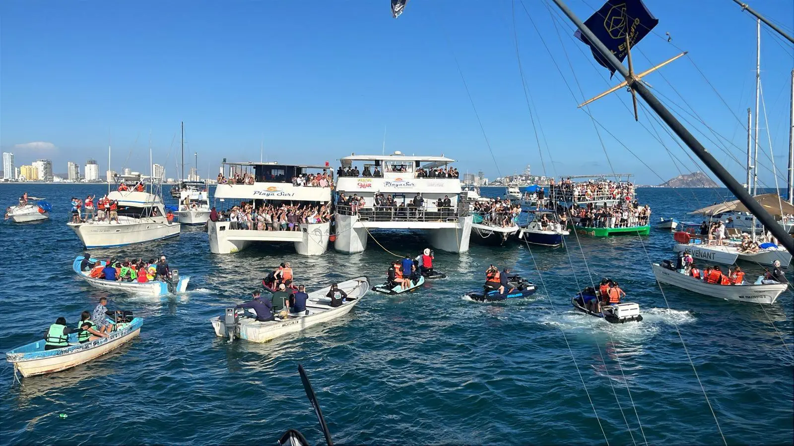 $!Más de 60 embarcaciones son las que se encuentran en el evento efectuado frente a la Isla Venados.