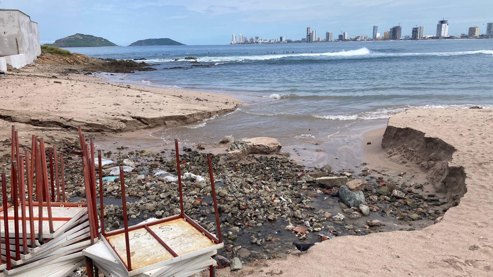 $!Tras lluvias, sitios de playa en Mazatlán registran contaminación