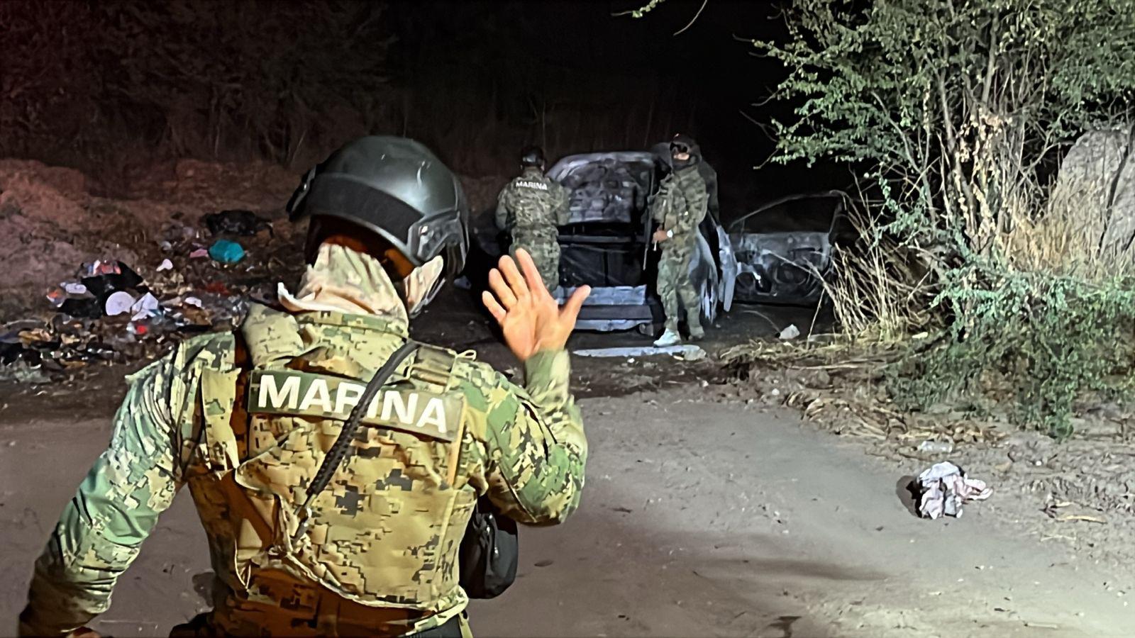 $!Hallan cuerpo carbonizado en la cajuela de un vehículo incendiado en Culiacán