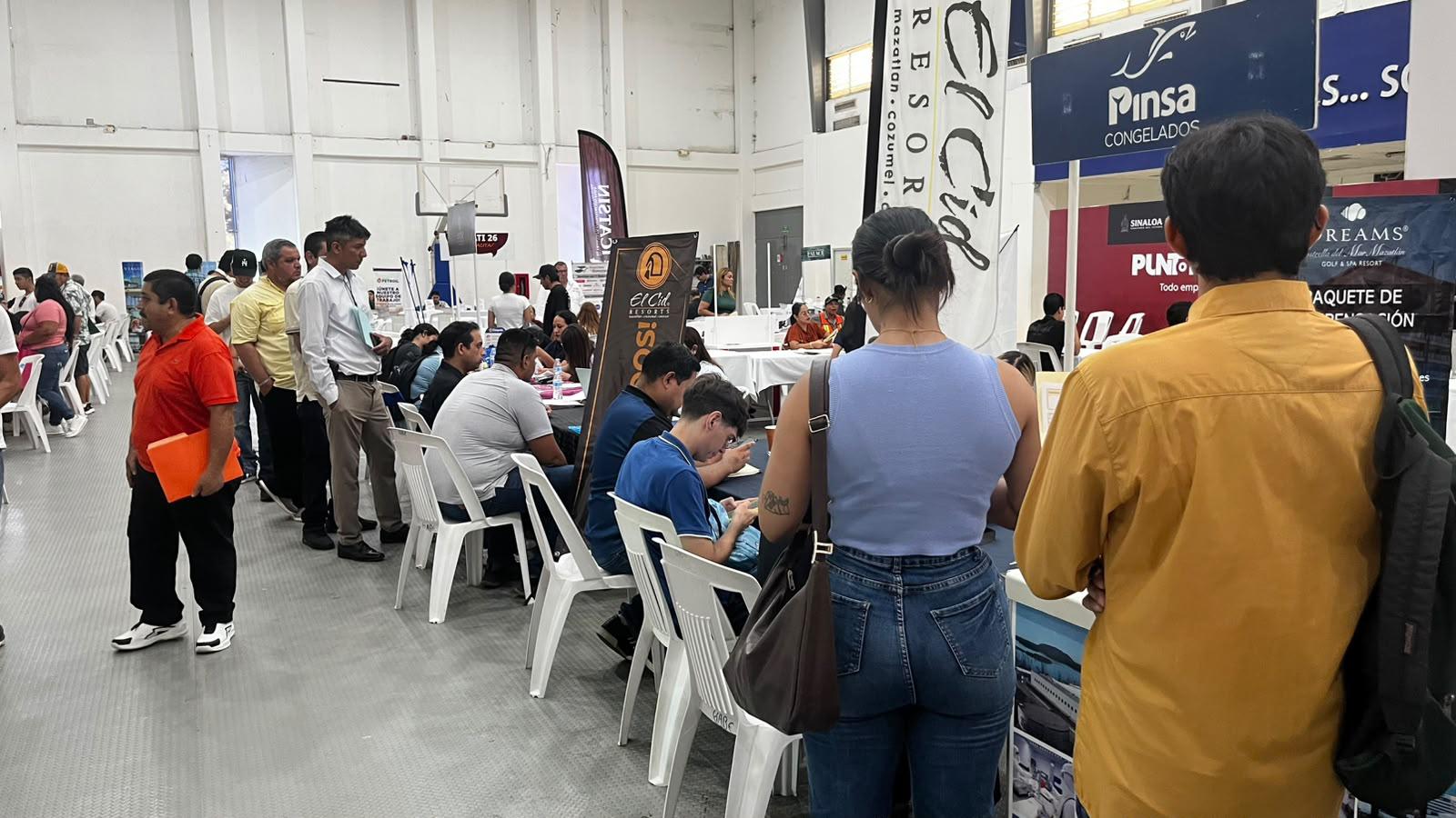 $!Ofertan más de 400 vacantes en Feria del Empleo en Mazatlán