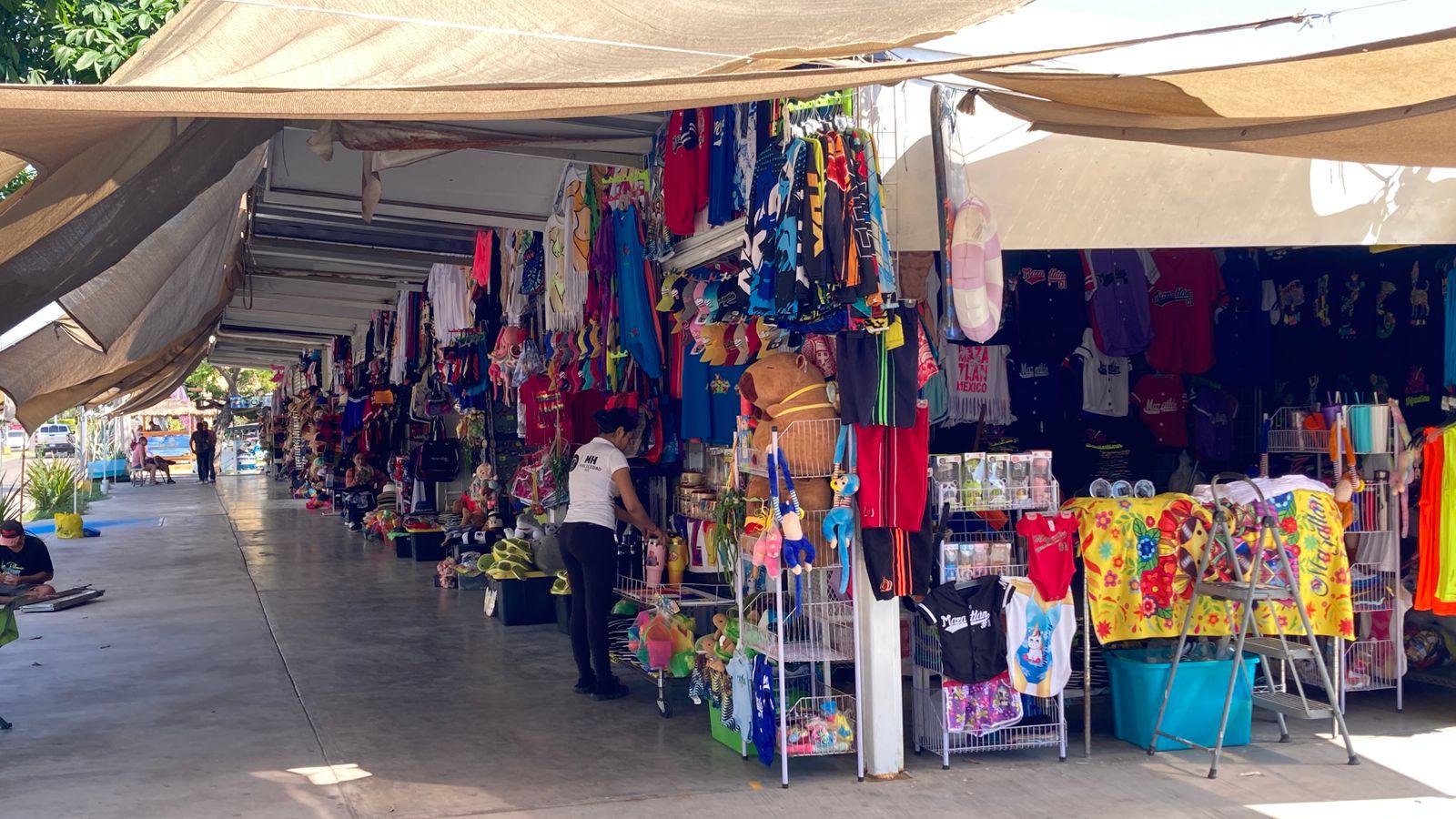 $!Tienen vendedores de artículos turísticos bajas ventas y poca afluencia en todo el 2025