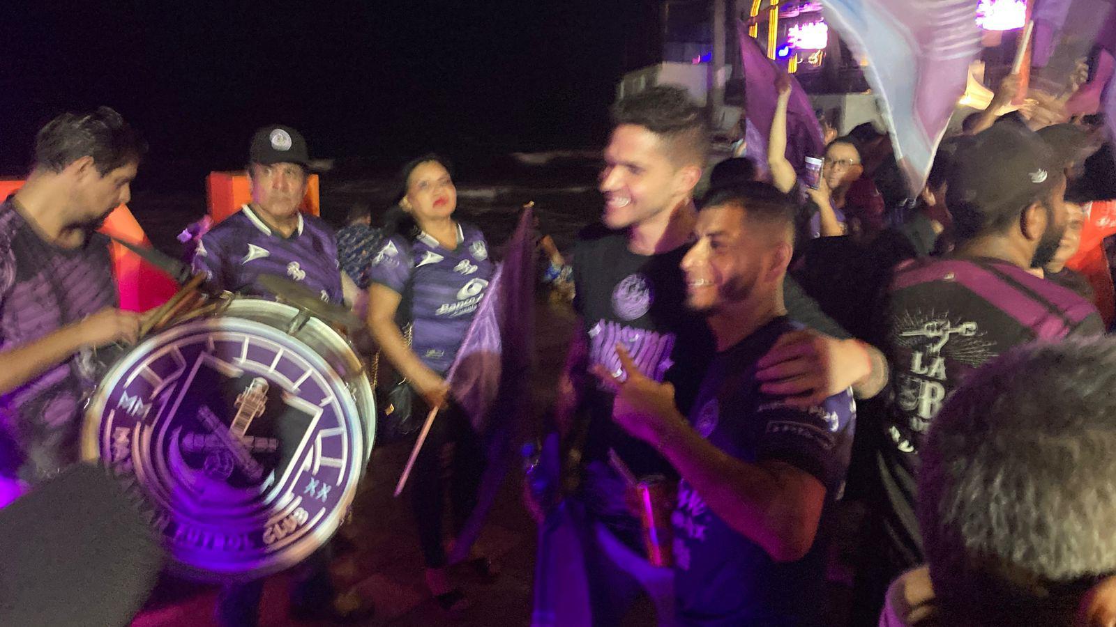 $!Mazatlán FC celebra quinto aniversario con vistoso desfile