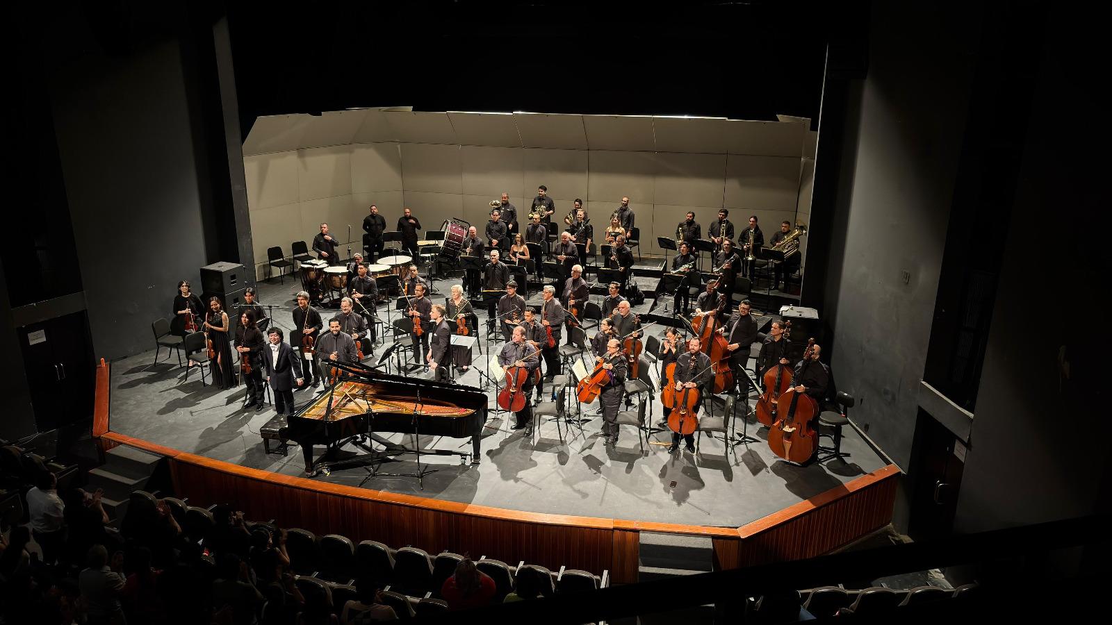 $!El primer concierto de la temporada tuvo al pianista Sheng Cai como solista.
