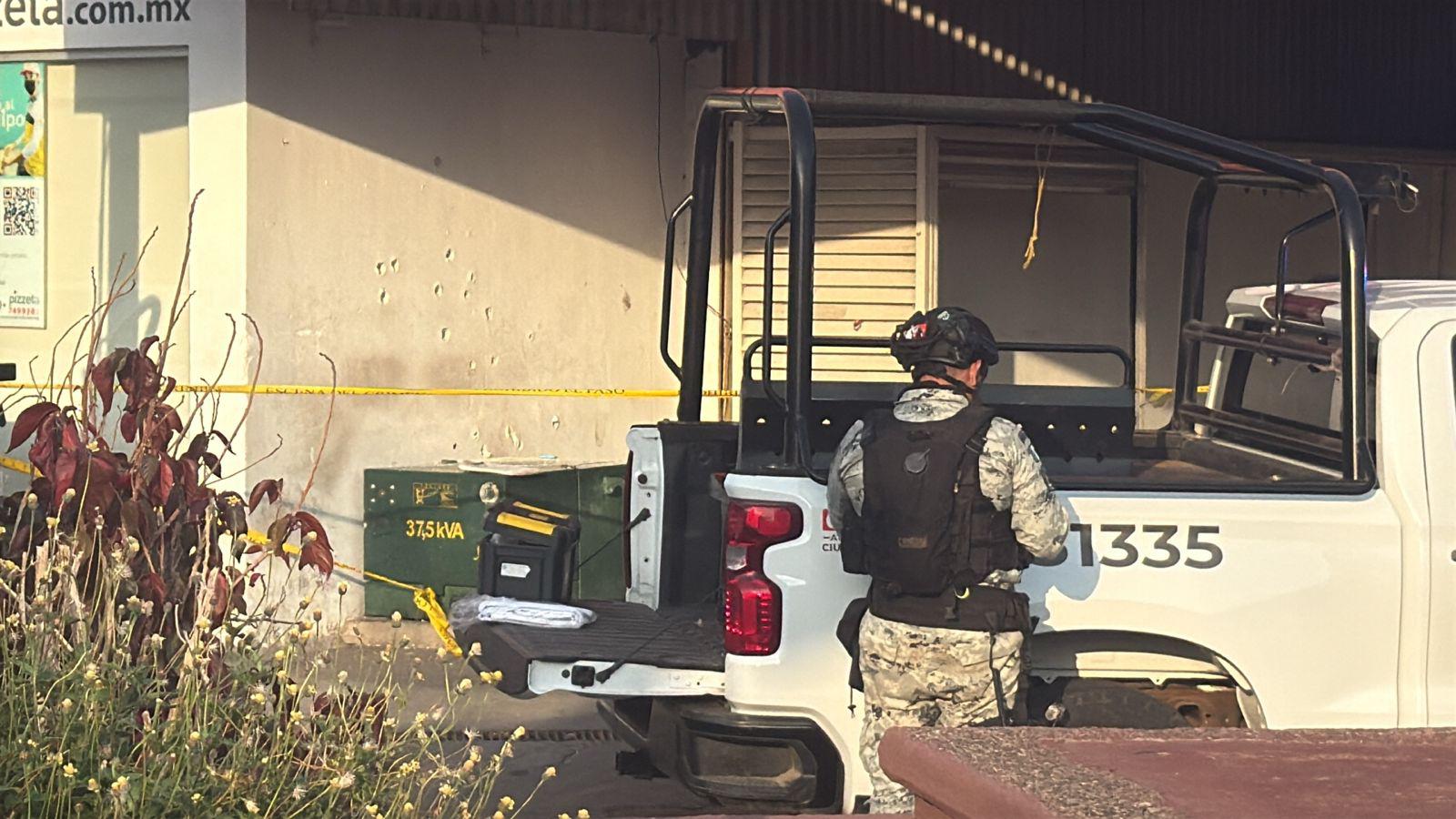 $!Matan a limpiaparabrisas dentro de una farmacia de la colonia Las Quintas, en Culiacán