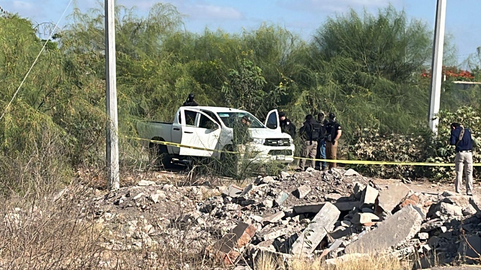 $!Un muerto y dos camionetas aseguradas tras enfrentamiento en Villa Juárez, Navolato