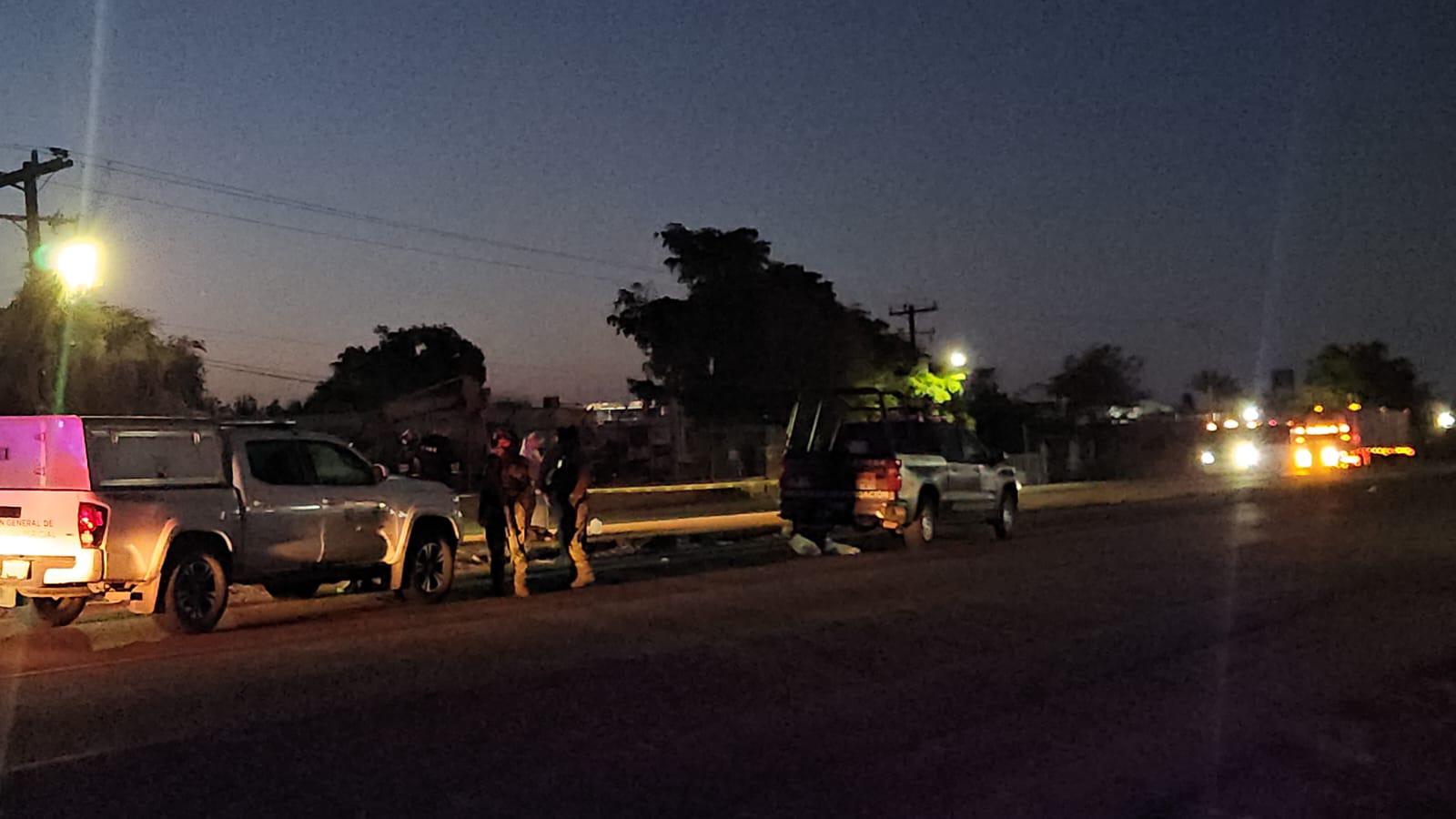 $!Dejan a joven decapitado y con mensaje sobre la carretera Culiacán-Eldorado, cerca de El Diez, Culiacán