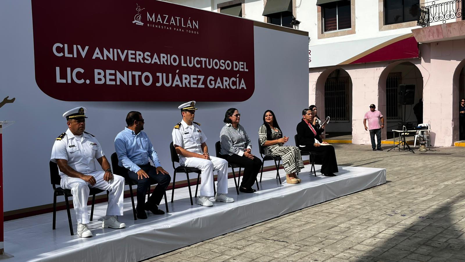 $!Rememoran Gobierno de Mazatlán a Benito Juárez en su 154 aniversario luctuoso