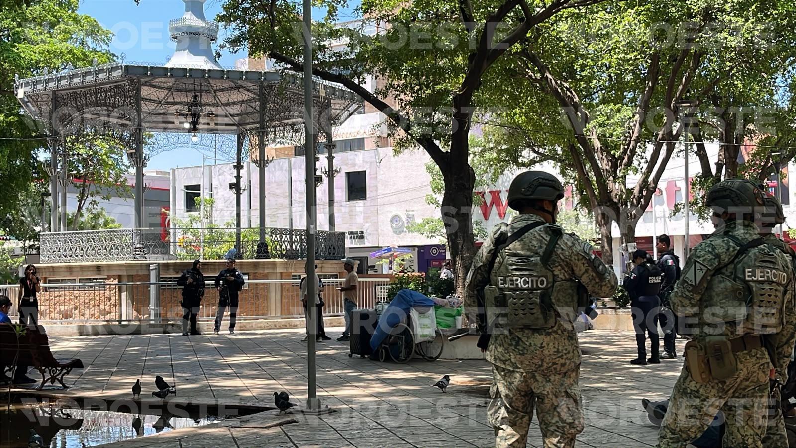 $!Muere hombre en Plazuela Obregón, a un costado de Catedral, en Culiacán