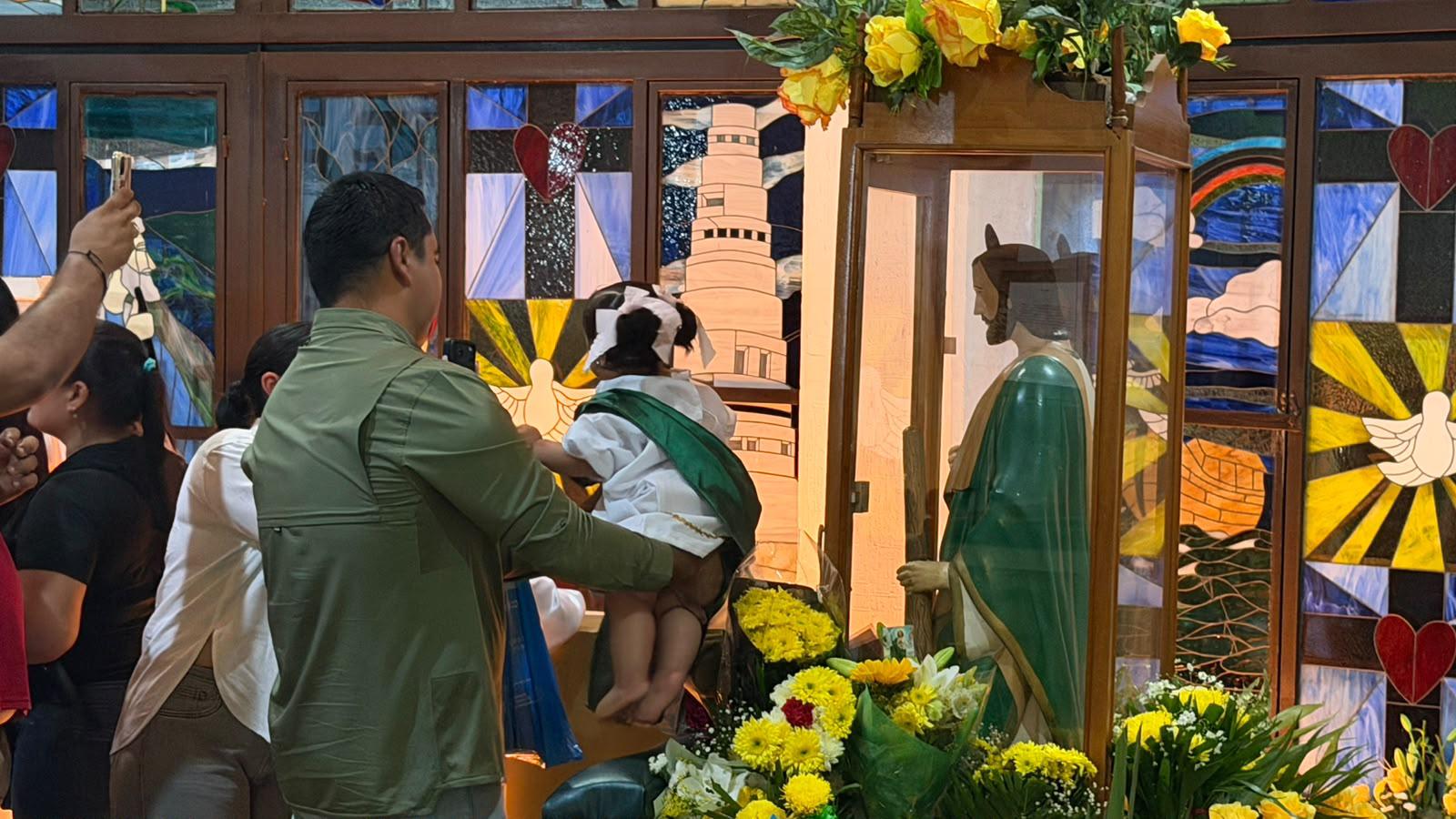 $!Celebran a San Judas Tadeo entre lluvia, peregrinaciones y oraciones por la paz en Mazatlán