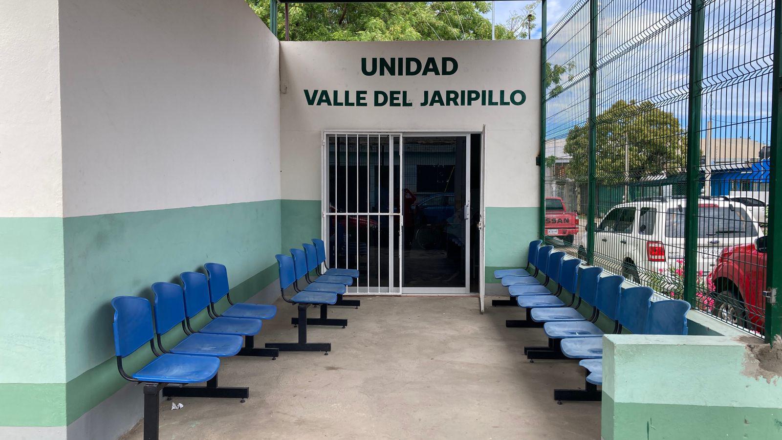 $!Impermeabilizaron pero ahora en Clínica del IMSS Bienestar en Mazatlán les entra más agua