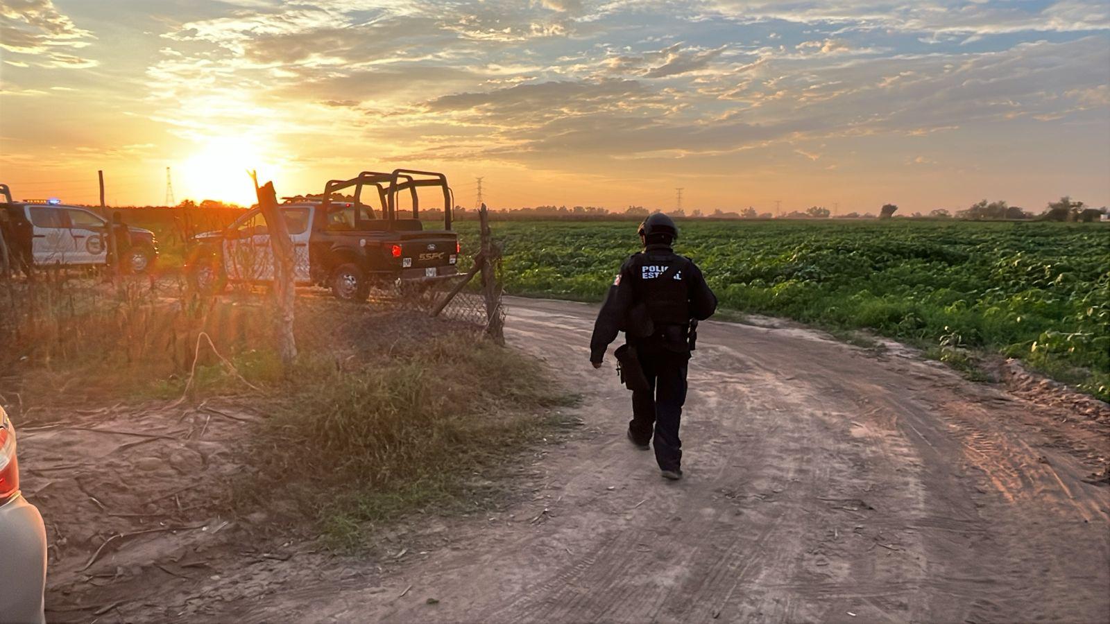 $!Hallan a un hombre asesinado a balazos en parcela de Navolato