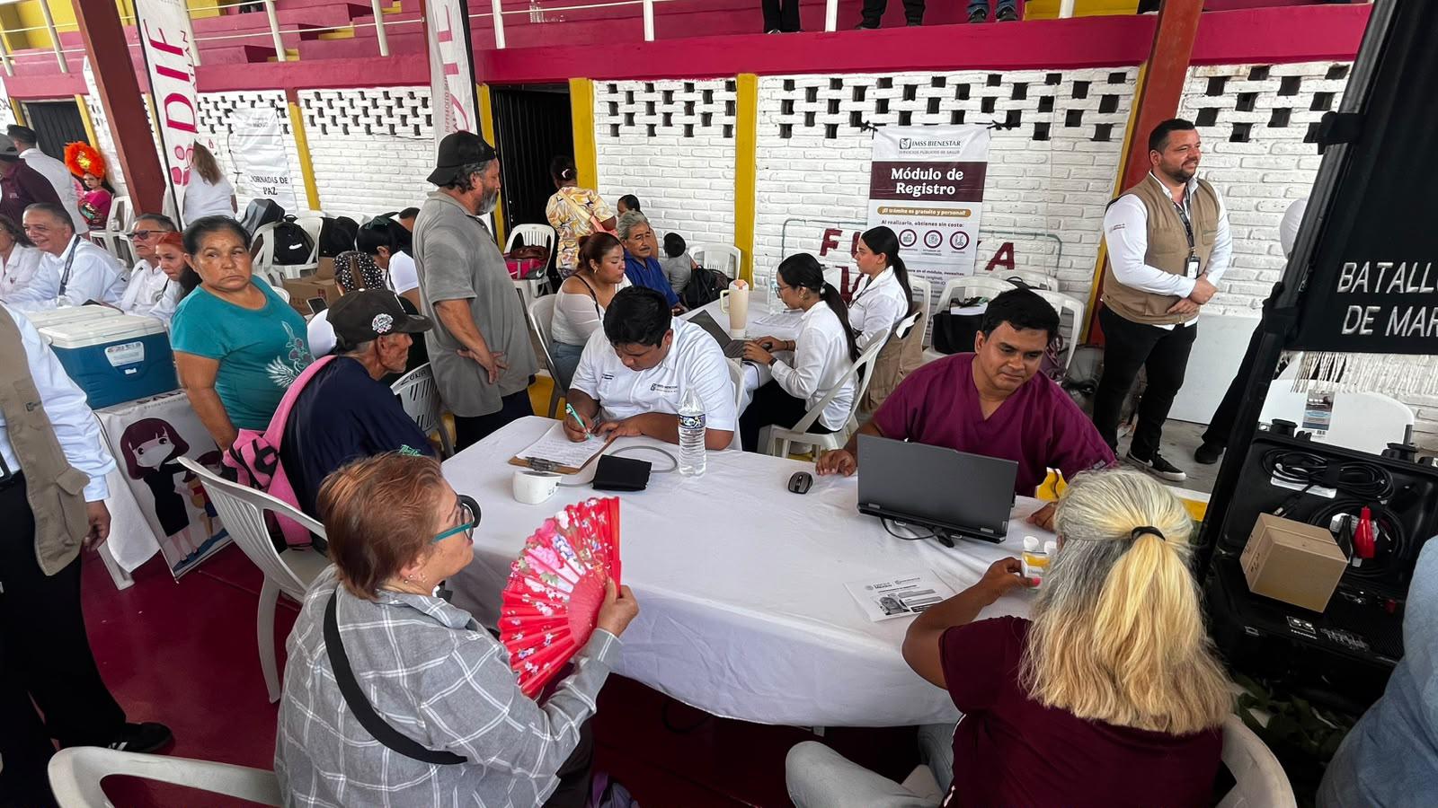 $!Acercan servicios y programas a familias de Villa Unión mediante Feria de Paz