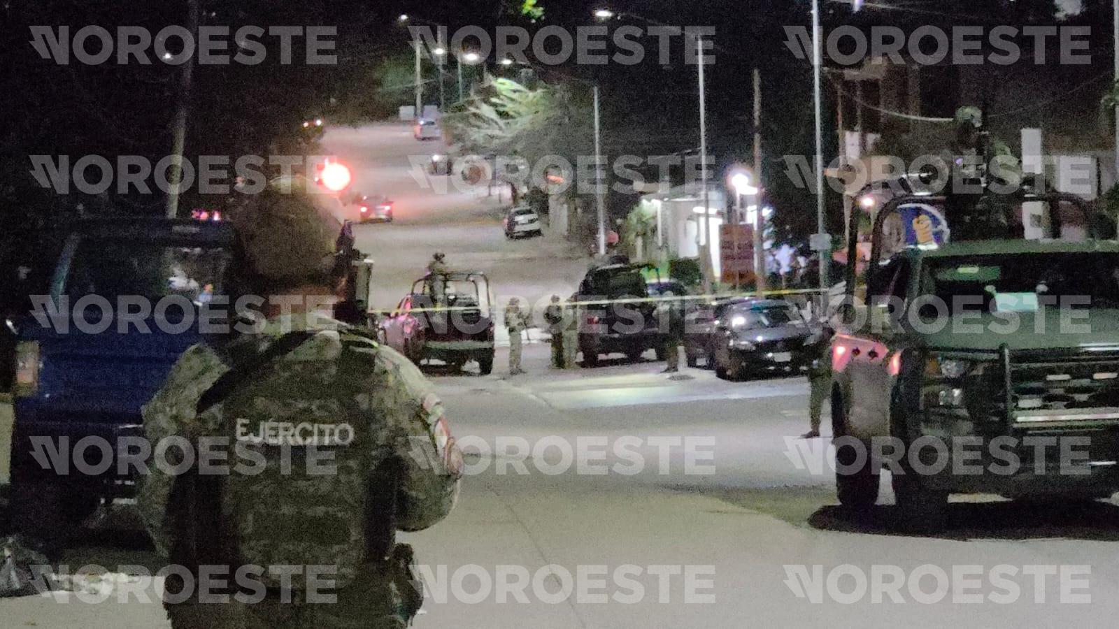 $!En ataques simultáneos, balean casas en las colonias Díaz Ordaz y Progreso, en Culiacán